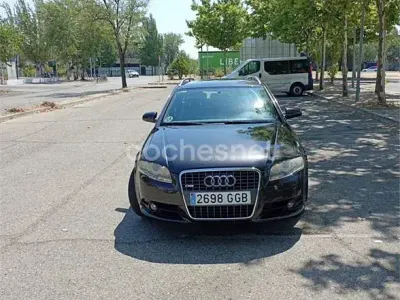 Usado Audi A4 140 CV (102 kW) 2008 Negro Familiar