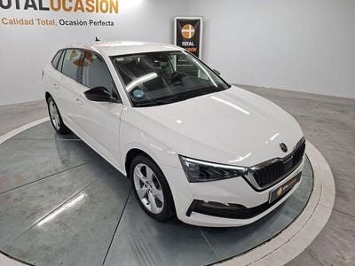 Usado Skoda Scala 115 CV (84 kW) 2020 Blanco Utilitario