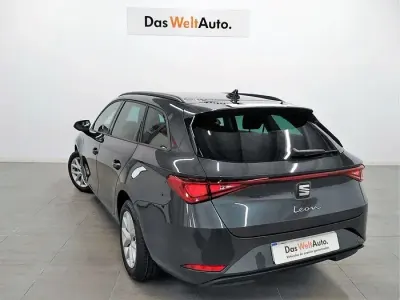 Usado Seat Leon Style 116 CV (85 kW) 2025 Azul