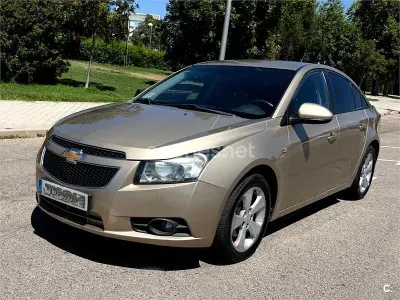 Usado Chevrolet Cruze LS 125 CV (91 kW) 2010 Beige Berlina