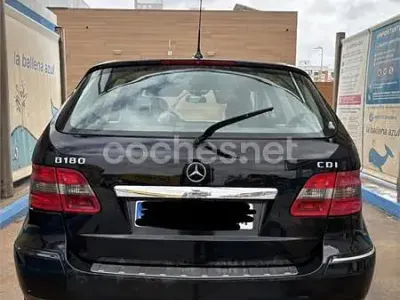 Begagnad Mercedes B180