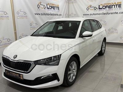 Usado Skoda Scala Ambition 110 CV (80 kW) 2021 Blanco Utilitario