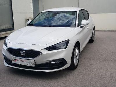 Begagnad Seat Leon Style 150 HK (110 kW) 2020 Vit Halvkombi