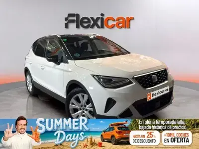 Usado Seat Arona Style Plus 110 CV (80 kW) 2022 Blanco SUV
