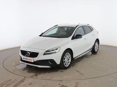 Blanco Usado 2018 Volvo V40 Pro SUV | 16.799 € (Precio justo)