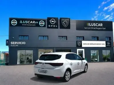 Usado Renault Mégane II LIMITED 115 CV (84 kW) 2021 Blanco Berlina