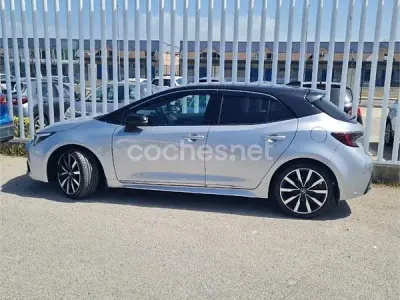 Usado Toyota Corolla 140 CV (102 kW) 2023 Gris / plata Berlina