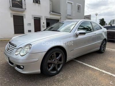 Usado Mercedes C220 Sport Edition 150 HP (110 kW) 2006 Cinzento Sedan