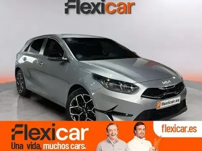 Usado Kia Ceed Style 120 CV (88 kW) 2024 Gris Utilitario