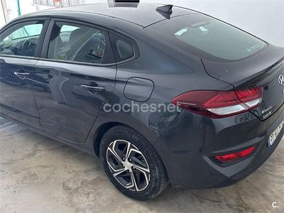 Gris / plata Usado 2021 Hyundai i30 Berlina | 15.500 € (Precio justo)
