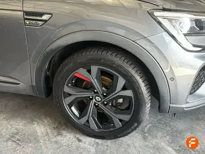 Usado Renault Arkana RS Line 145 CV (106 kW) 2022 Gris SUV