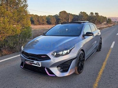 Usado Kia ProCeed GT 204 CV (150 kW) 2022 Gris / plata Familiar