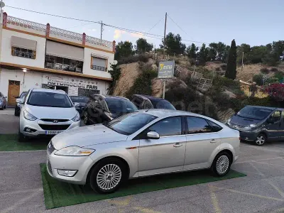 Usado Ford Mondeo Ambiente 125 CV (91 kW) 2009 Gris / plata Berlina