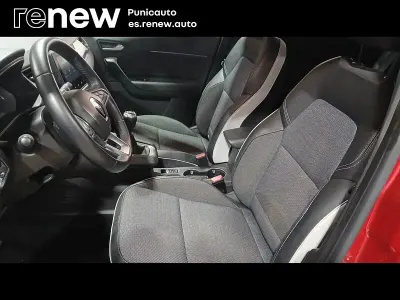 Usado Renault Captur 140 CV (102 kW) 2022 Rojo SUV