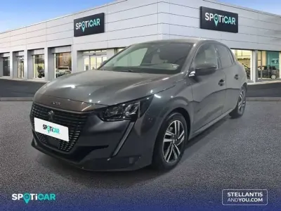 Usado Peugeot 208 Allure 102 CV (75 kW) 2021 Blanco Utilitario