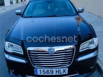 Usado Lancia Thema 239 CV (175 kW) 2012 Negro Berlina