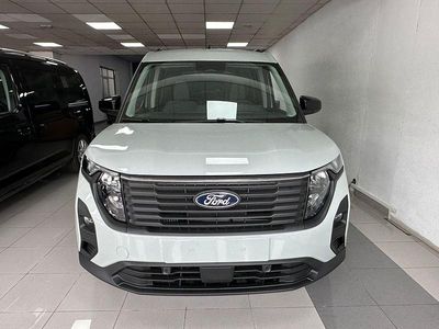 Gris Nuevo 2025 Ford Tourneo Courier Titanium Monovolumen | 29.900 €