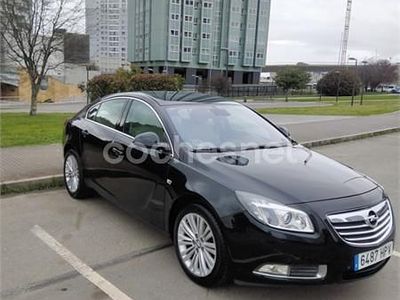 Usado Opel Insignia Selective 163 CV (119 kW) 2013 Negro Familiar