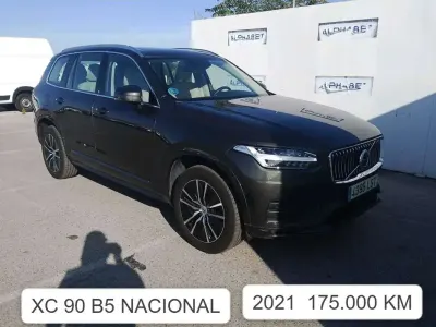 Usado Volvo XC90 Momentum 235 CV (172 kW) 2022 Azul SUV