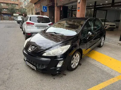 Usado Peugeot 308 Access 112 CV (82 kW) 2011 Negro Berlina