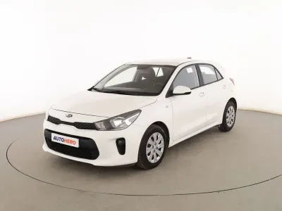 Usado Kia Rio Active 85 CV (62 kW) 2020 Blanco Berlina