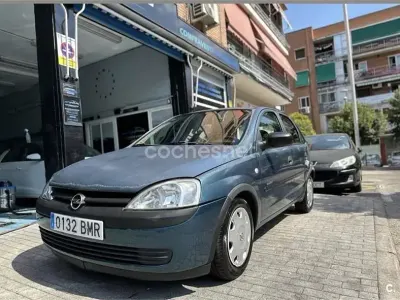 Usado Opel Corsa Comfort 75 CV (55 kW) 2001 Verde Utilitario
