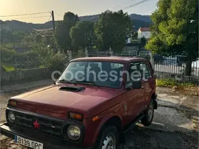 Usado Lada niva 80 CV (58 kW) 1999 Granate SUV