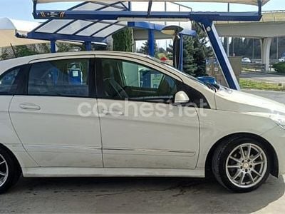 Usado Mercedes B180 109 CV (80 kW) 2011 Blanco Monovolumen