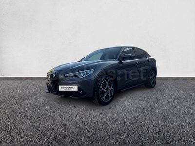 Usado Alfa Romeo Stelvio Sprint 190 CV (139 kW) 2022 Gris / plata SUV