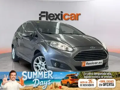 Usado Ford Fiesta Trend 75 CV (55 kW) 2017 Gris Utilitario