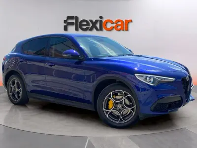 Usado Alfa Romeo Stelvio Sprint 200 CV (147 kW) 2021 Azul SUV