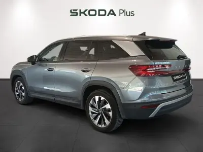 Usado Skoda Kodiaq 204 CV (150 kW) 2025 Gris SUV