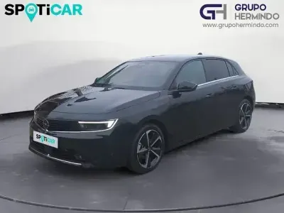 Usado Opel Astra Elegance 130 CV (95 kW) 2023 Negro Utilitario