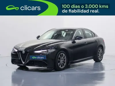 Usado Alfa Romeo Giulia 150 CV (110 kW) 2016 Negro Berlina