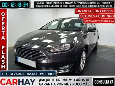 Usado Ford Focus Titanium 126 CV (92 kW) 2018 Gris Berlina