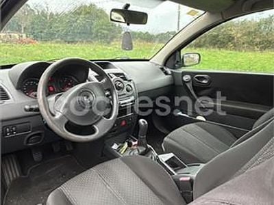 Usado Renault Mégane II Authentique 105 CV (77 kW) 2005 Azul Berlina