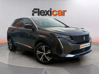 Usado Peugeot 3008 Allure 136 CV (100 kW) 2024 Marrón SUV