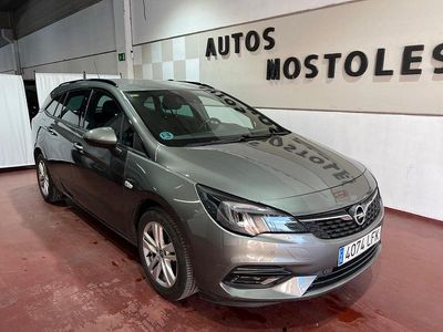 Usado Opel Astra Elegance 145 CV (106 kW) 2020 Gris Familiar