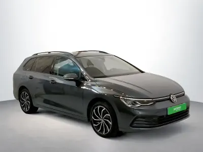 Usado VW Golf VIII Life 110 CV (80 kW) 2022 Gris Familiar