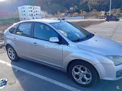 Gris / plata Usado 2008 Ford Focus Titanium Berlina | 3800 € (Precio justo)