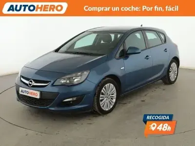 Usado Opel Astra Selective 140 CV (102 kW) 2015 Azul Berlina
