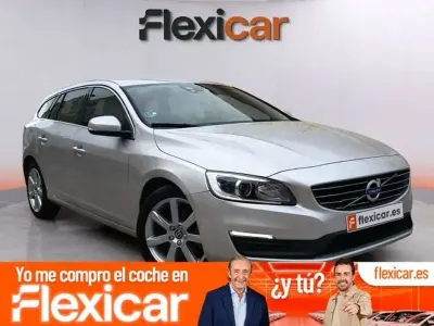 Usado Volvo V60 Kinetic 152 CV (111 kW) 2018 Gris Familiar