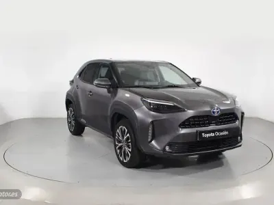 Usado Toyota Yaris Cross Style 116 CV (85 kW) 2022 Gris SUV