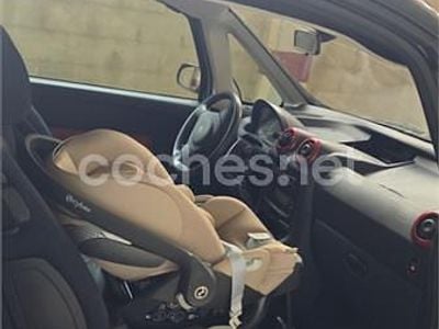 Usado Peugeot 1007 90 CV (66 kW) 2006 Negro Monovolumen