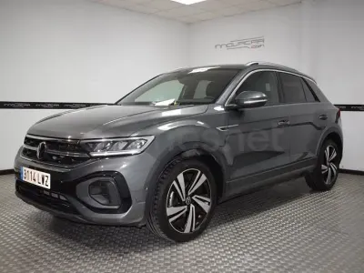 Usado VW T-Roc R-line 150 CV (110 kW) 2022 Gris / plata SUV