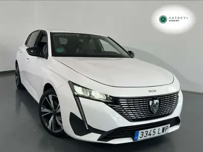 Usado Peugeot 308 Allure 131 CV (96 kW) 2022 Blanco Utilitario