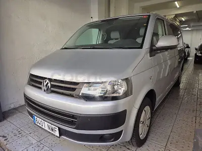 Usado VW Caravelle Trendline 114 CV (83 kW) 2014 Gris / plata Van