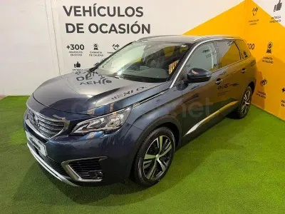 Usado Peugeot 5008 Allure 130 CV (95 kW) 2018 Azul SUV