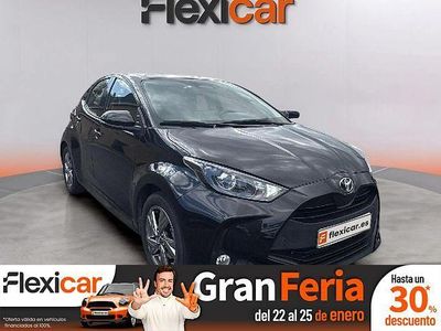 Gris Usado 2024 Toyota Yaris Hybrid Active Berlina | 19.490 € (Precio justo)
