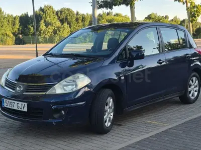 Usado Nissan Tiida Acenta 110 CV (80 kW) 2008 Azul Berlina